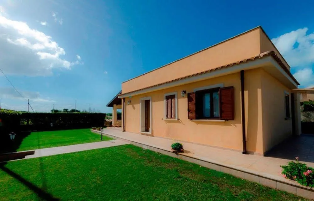 סנטה מריה דל פוקלו Case Sicule - Villa Fiordalisi בית נופש סנטה מריה דל פוקלו